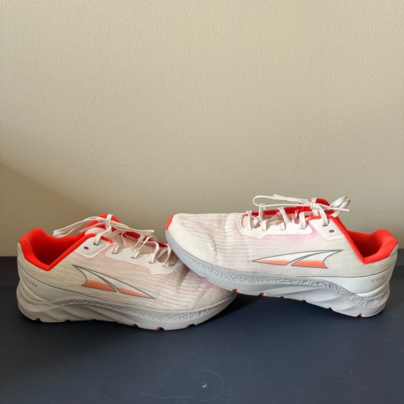 Altra Women’s Rivera Running Shoes - Picture 2 of 8